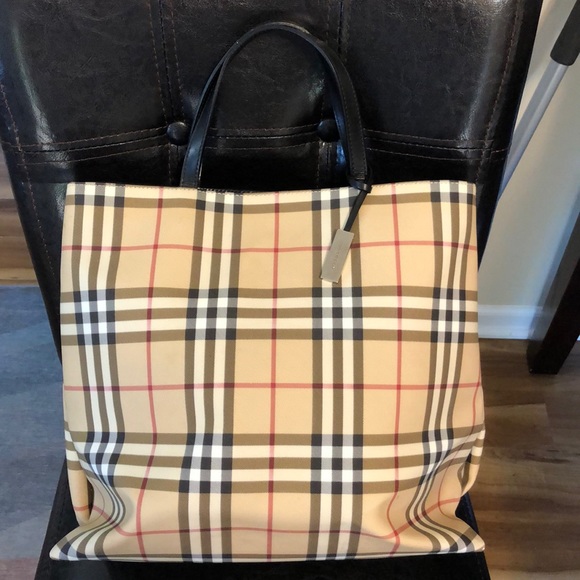 Burberry tote - Picture 1 of 10